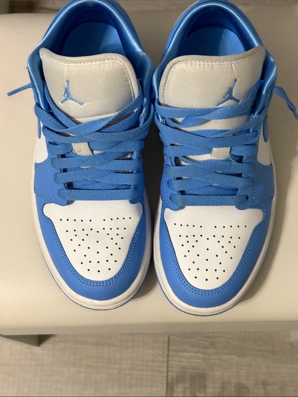 Nike Kids Low-Top Sneakers in White and Light Blue